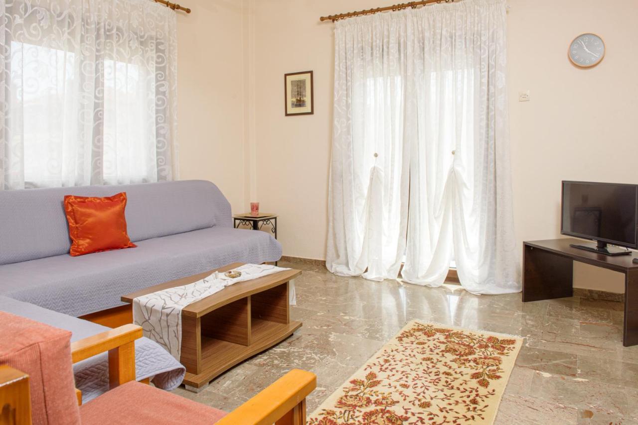 Dili Apartments Ierissós Esterno foto
